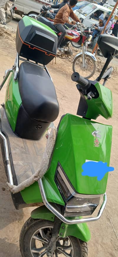 10/10 Condition United Electricity Scoty, almost brand new