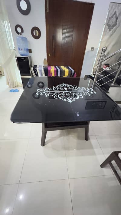 Dining table for sale