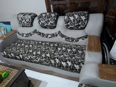 sofa set 3 2 1 in fine condition