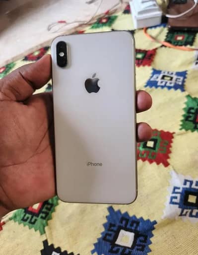 iphone xs | white colour |with Box |Condition 10 by 10 | 256GB