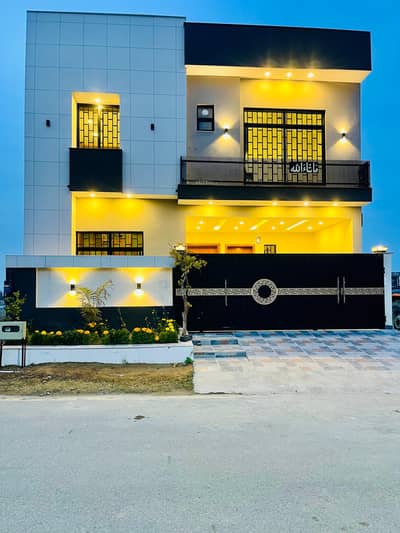 Faisal Hills prime location House for sale