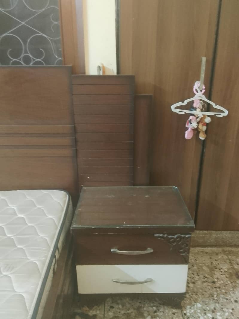 bed 2 side table one dressing 12