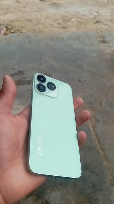 ZTE BLADE V50 DESIGN