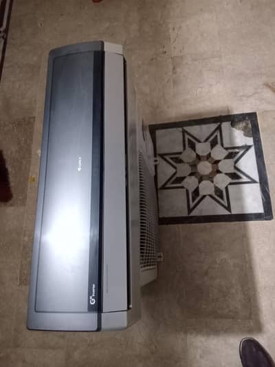 Gree 1 ton d,c inverter