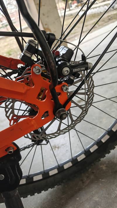 Kucha din use hoi ha ha new jasi ha baki pic may dakha sakty han fron