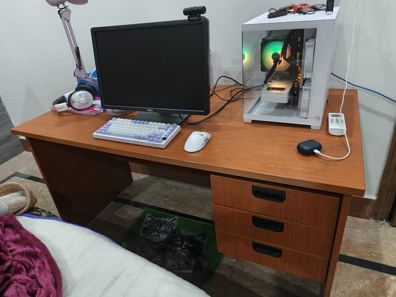 Study table Computer table Good condition 1