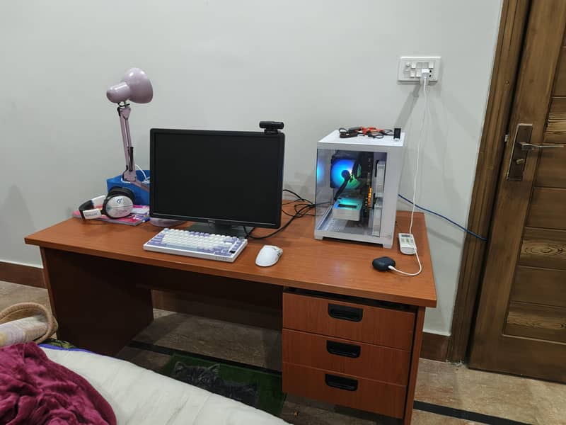 Study table Computer table Good condition 3