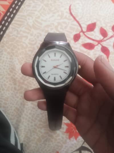 RADO KI WATCH HAI BAS  1.5 MONTHS USE HAI FINAL 3K