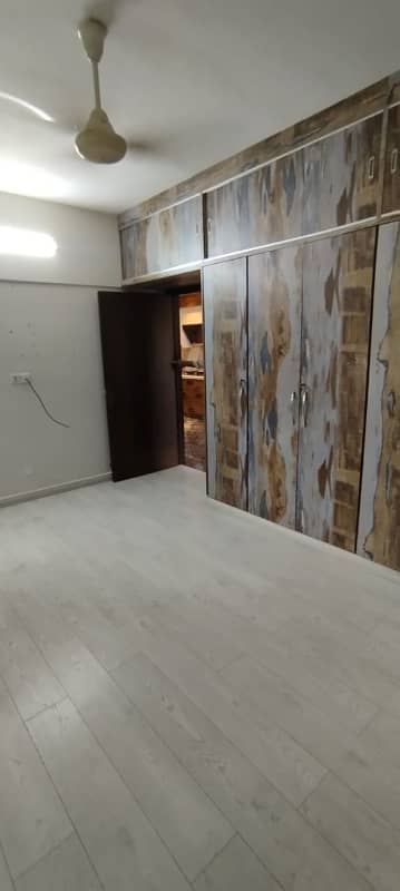 Guru Mandir Chorangi Flat For Sale Sized 1800 Square Feet