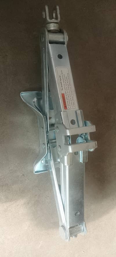 PAK SUZUKI ALTO BRAND NEW JACK, HANDLE Two small Fans /Wheel  Opener