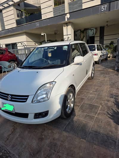 Suzuki Swift DLX 1.3 2017 with navigation