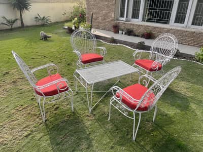 Garden Chairs & Table Set - With Seat Cushions