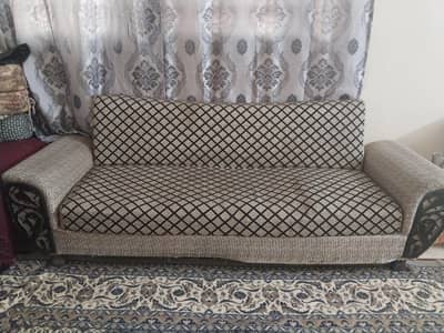 Sofa combed need and clear with 10/9 condition urgent sale