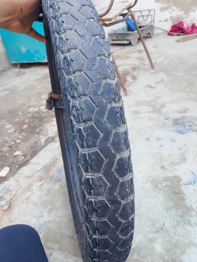 cd70tyre service cheetah 6 month used ok take tyre with tube new