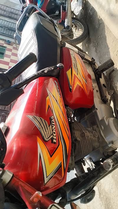 Good condition new tyre new chain gravy set