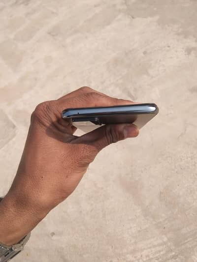 Vivo V21e 8GB/128GB – Box + Charger – Good Condition