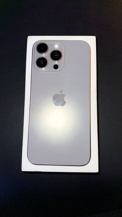 Iphone 15 pro max pta hk 256Gb 93 health cmplte box 10 by 10