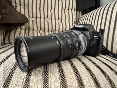 Canon Kiss X80 / Rebel T6 with 70-300mm Macro Lens