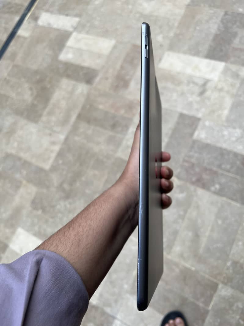 IPAD 7th generation 1