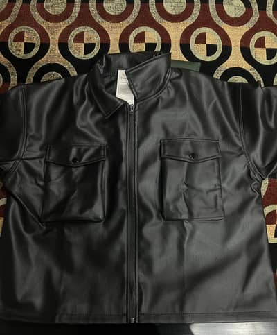Classic Cropped Leather Jacket - Black