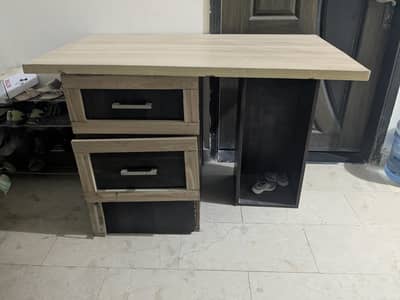 Computer desk - Used