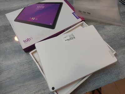 New lenovo tablet with box