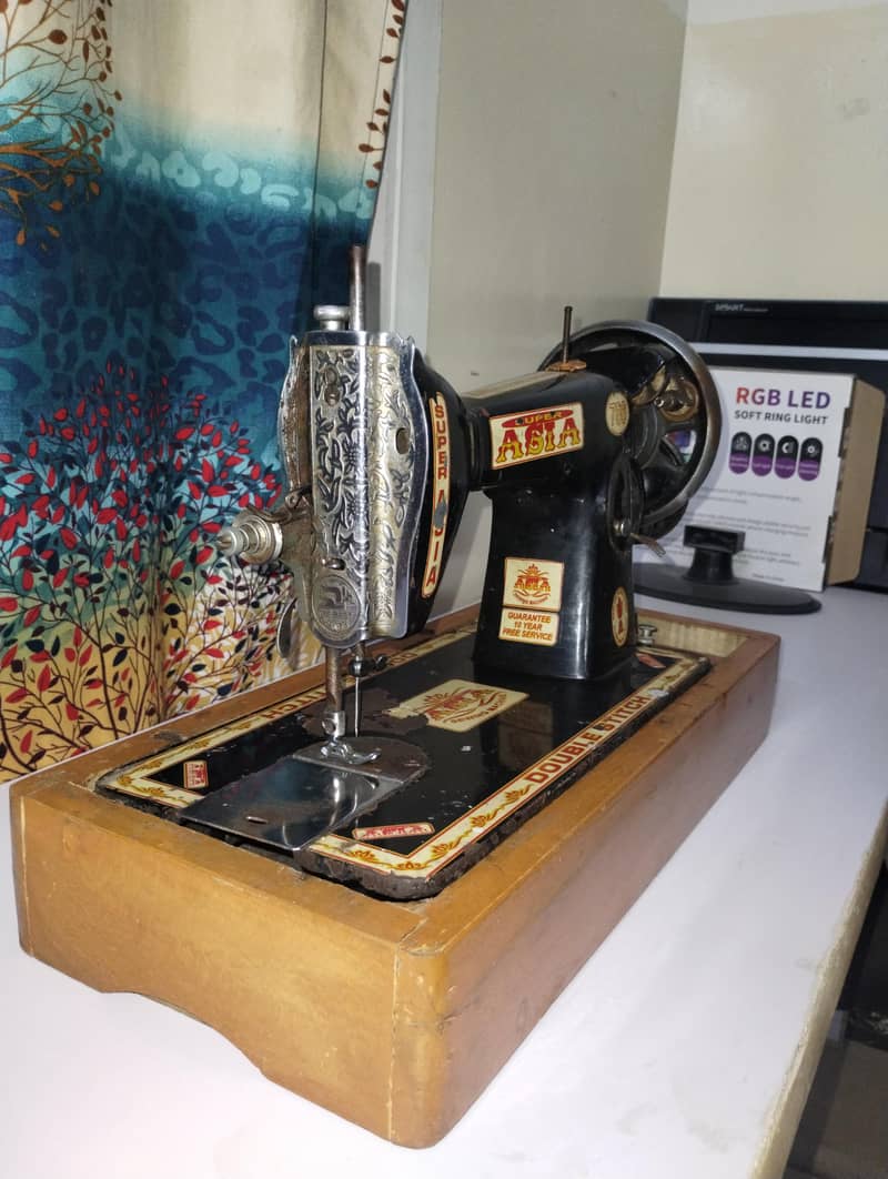 sewing machine 4