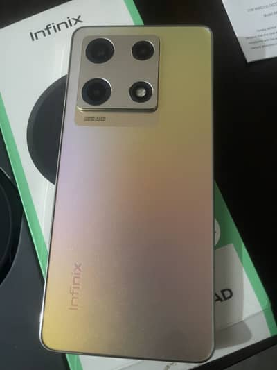 selling infinix note 30 pro 8 256 10/10 with wireless
