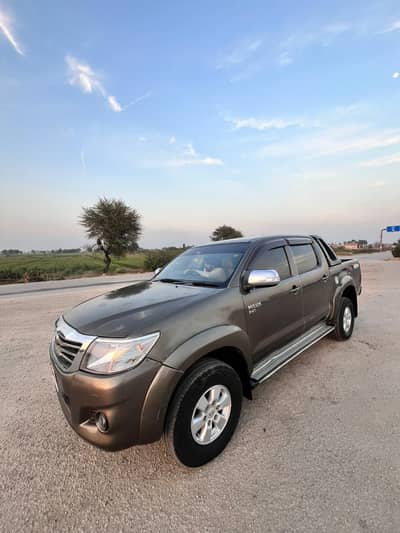 Toyota Hilux Double Cabin Vigo 4x4