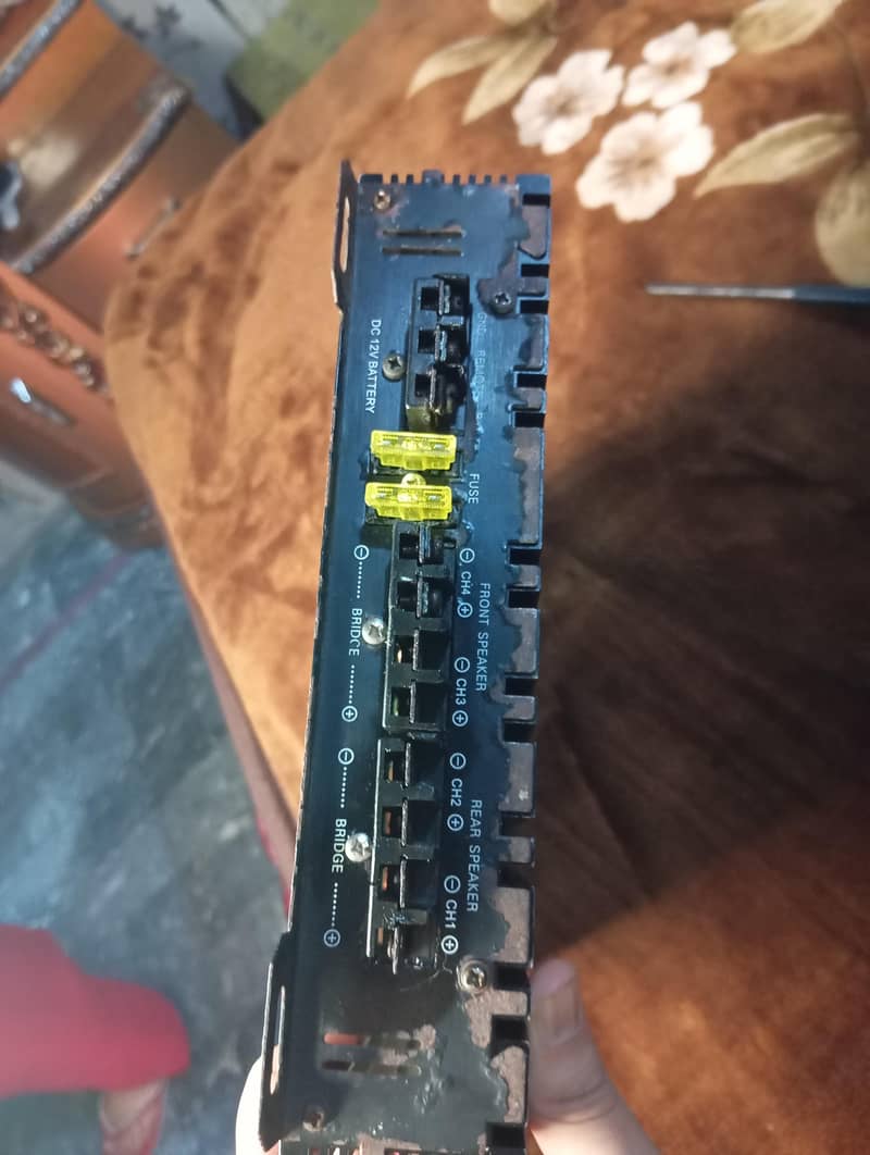 Solid audio amplifier 4 channel 3