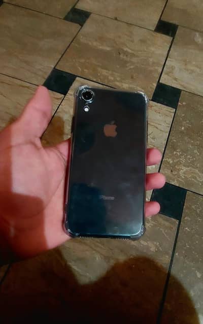 iphone XR 64 gb 82 battry face id off