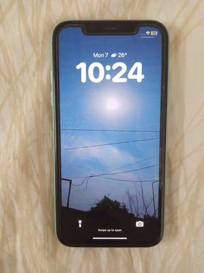 iPhone 11 64GB 75% battery health  10 / 9 condition