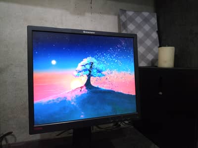 ThinkVision L1900pa | 19″ IPS LCD | DVI + VGA | Height Adjustable