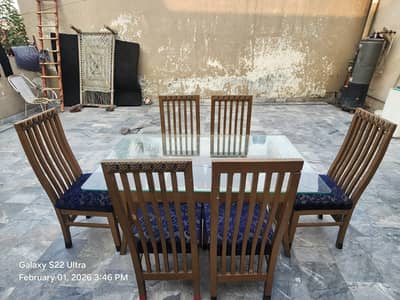 dinning table and chairs