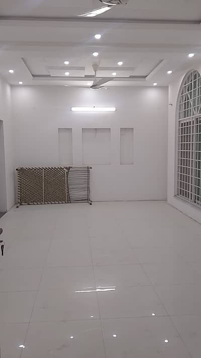 1 Kanal Upper Portion Beautiful Location