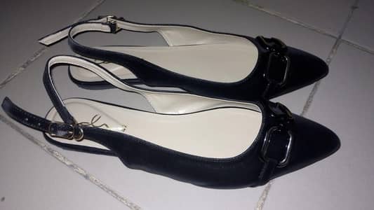 brand new flat sandals casual
