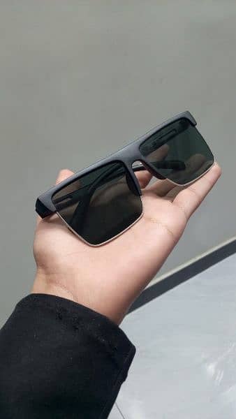 Men new Fashion Sun Glasses. . . . . . .