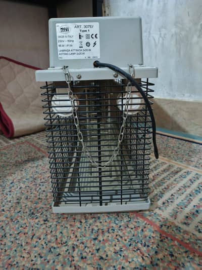 fly killer. . cri cri