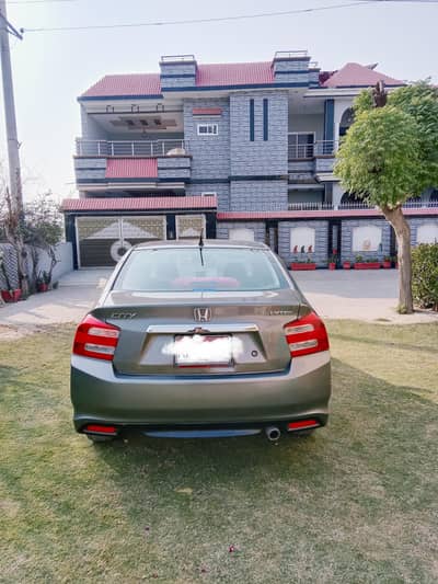Honda city 2011 almost genuine in very neat and clean condition