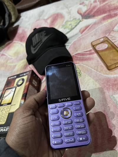 Gfive 4g smart 2gb/16gb touch and type