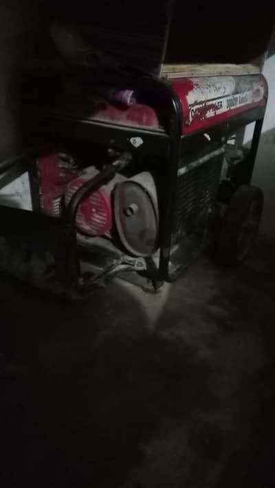 generator hai petrol aur gas ka achcha condition hai