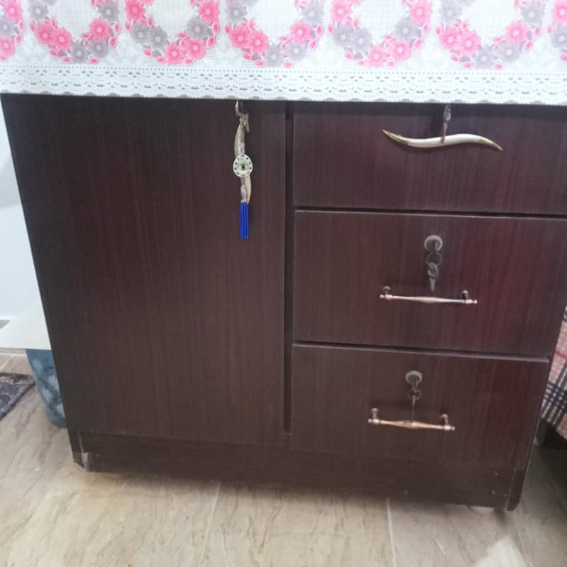 Dressing Table with Mirror 1