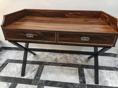 Table for sale brand new