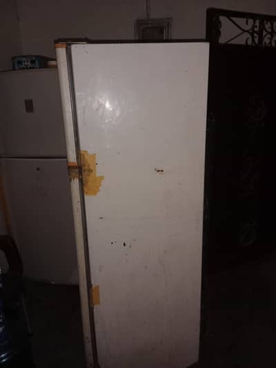 Dawlance fridgh sale upar sa lickeg ha Baki sahi ha