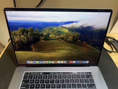Macbook Pro 2019 Lush Boxed Cond - Read ad