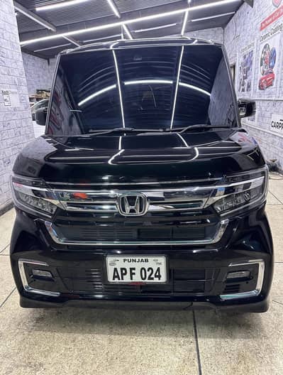 Honda N Box Custom 21/24