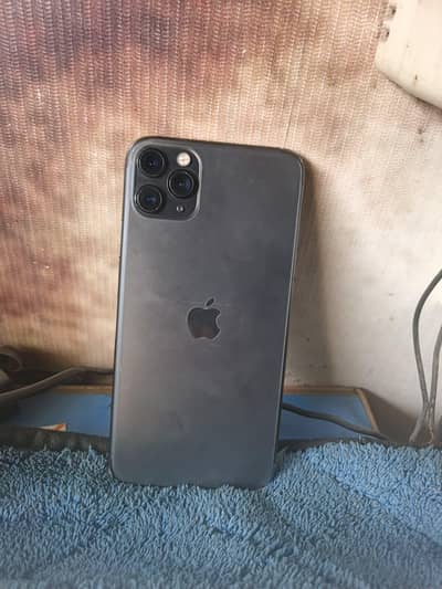 Iphone 11Pro Max 256Gb Factory Unlock  87%Health