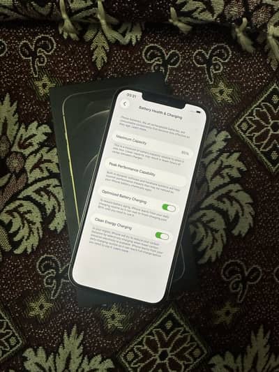 iphone 12 pro Max 128 Gold waterpack good condition