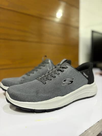 Original Skechers Shoes – Brand New Canada Imported Size 10 (2 Pairs)