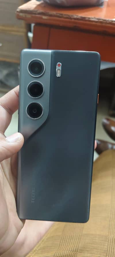 Tecno Camon 40 pro 16/256